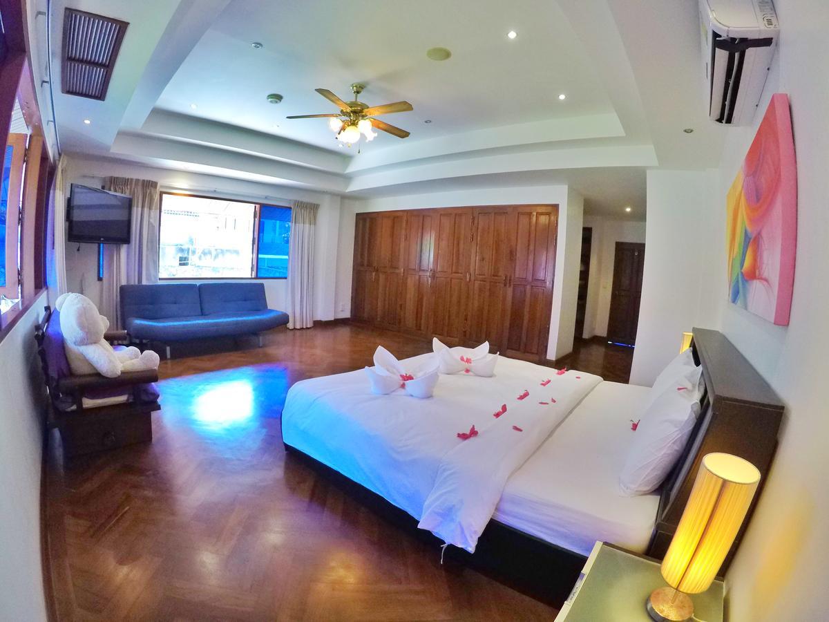 Happy Holidays Luxury Pool Pousada Patong
